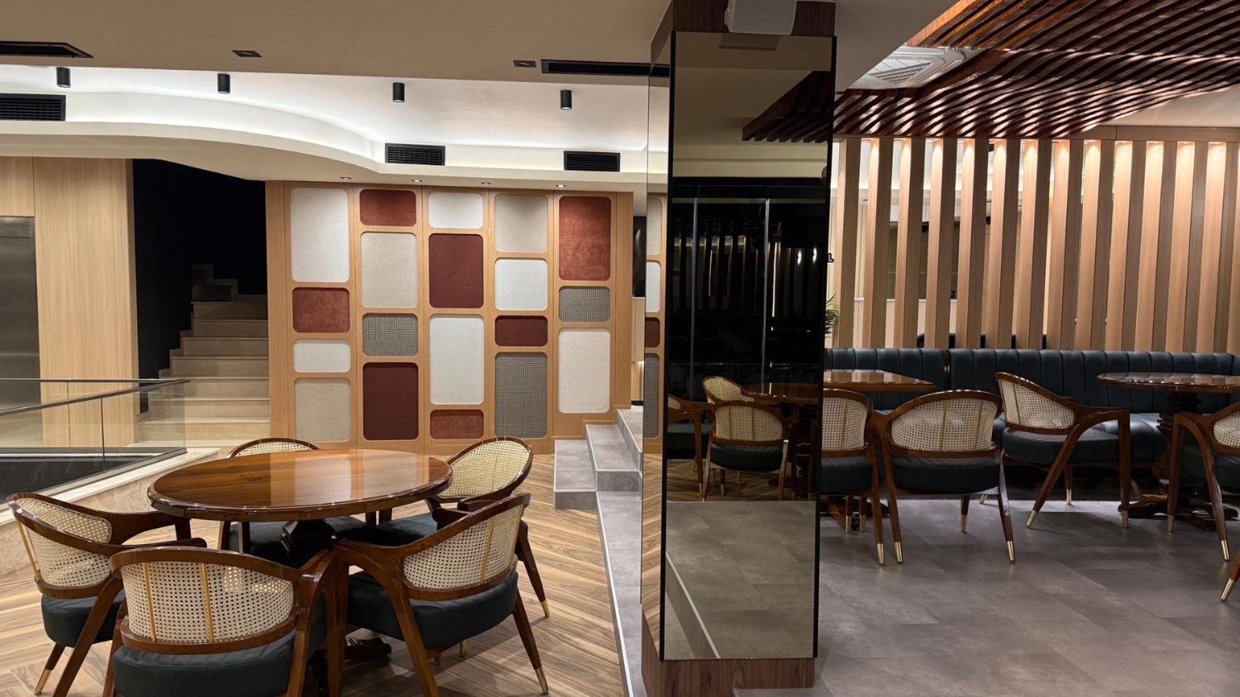 Continental Hotel 乌尔齐尼 外观 照片
