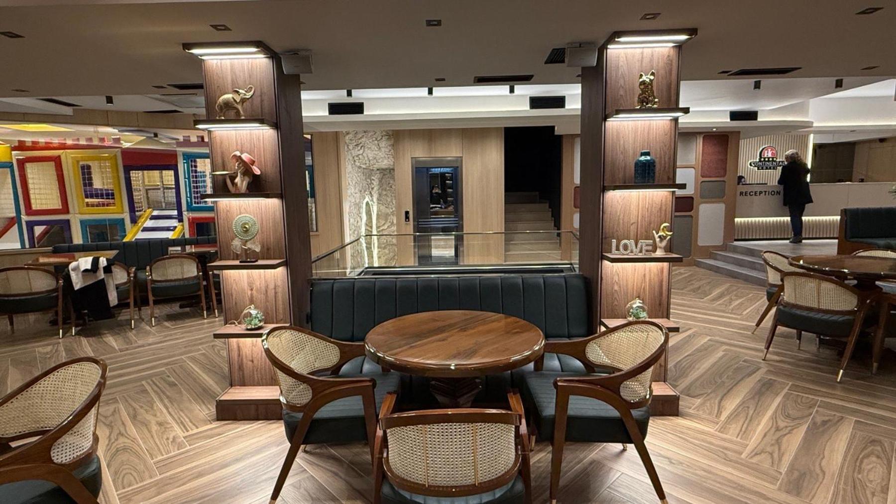 Continental Hotel 乌尔齐尼 外观 照片